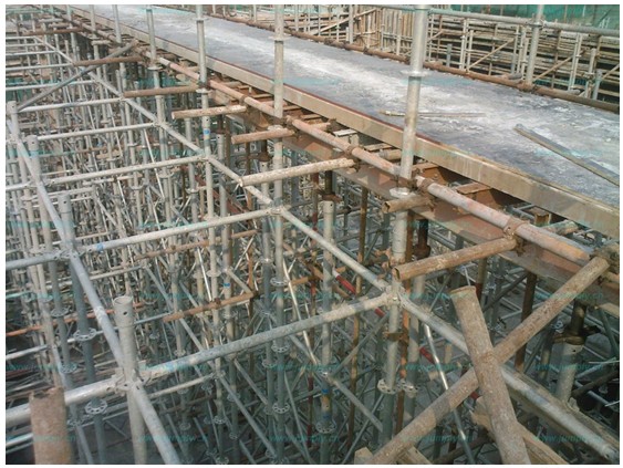 【建筑鋼管腳手架】遵守“安quan”方可趨近工程無憂！